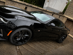 Chevrolet Camaro 2017 V6 Automatique — Noir / Intérieur rouge (59 939 km) — photo 3